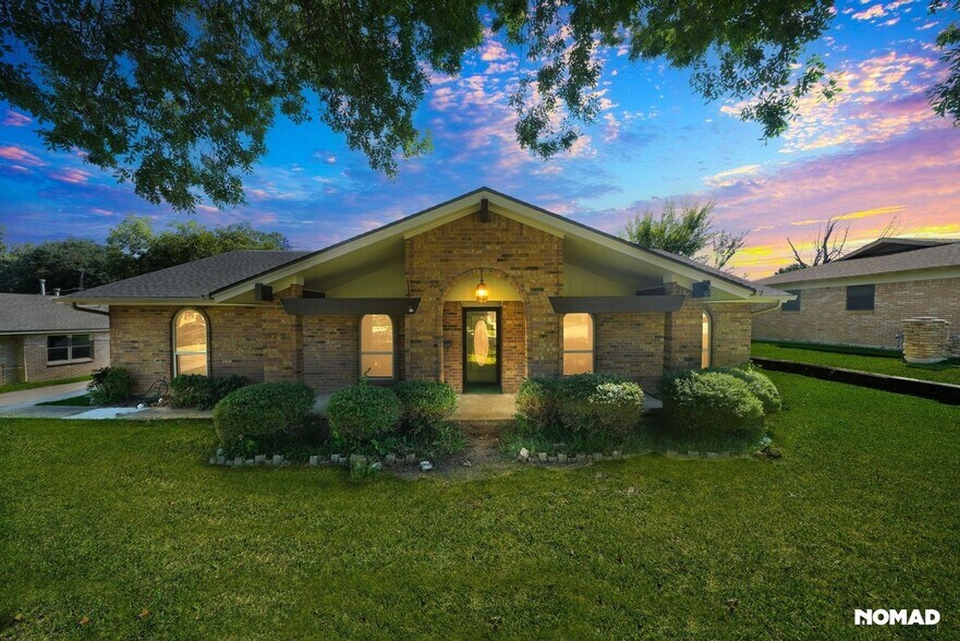 Primary Photo - 3721 Lawndale Ave