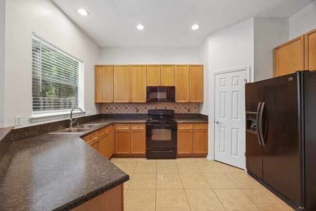 Building Photo - 4213 Victoria Lakes Dr W