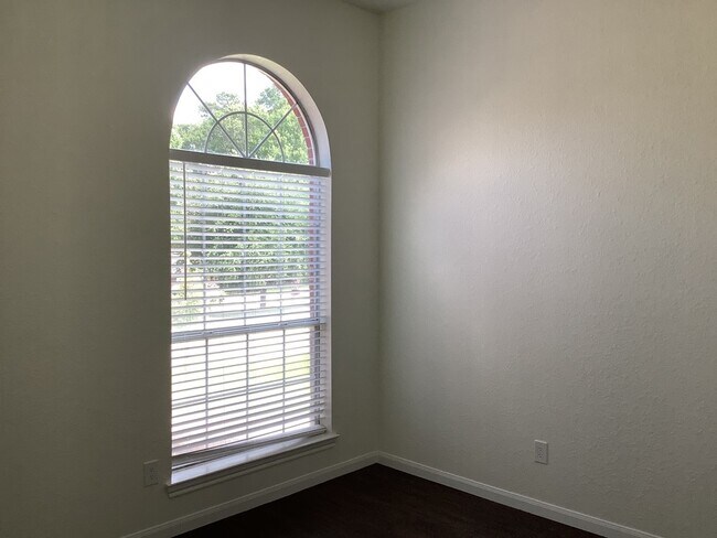 Building Photo - 3709 Breckenridge Dr