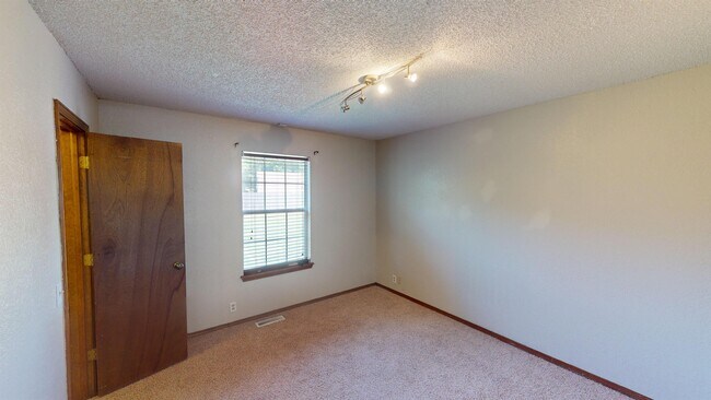 Building Photo - 7426 S 89th E Ave