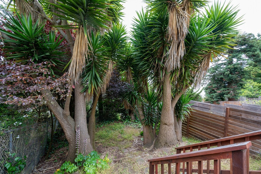 Building Photo - 149 Joost Ave