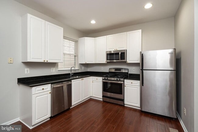 Building Photo - 20382 Farmgate Terrace