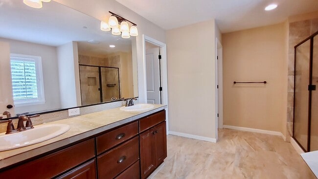 Building Photo - Beautiful Cedar Mills Home With An Easy Co...