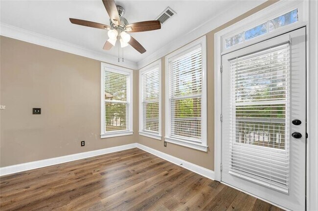 Building Photo - 548 Myrtle Trace Ln