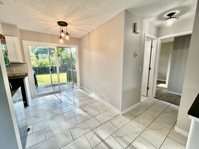 Building Photo - 414 Belle Aire Dr