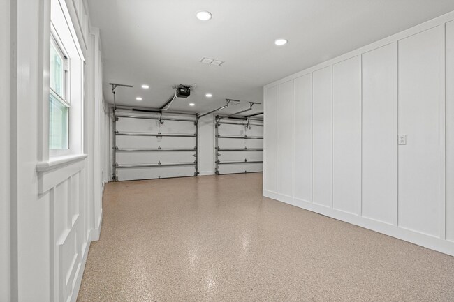 Building Photo - 202 NE 2nd Ave