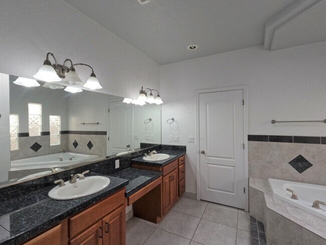 Building Photo - 2947 Longbow Loop
