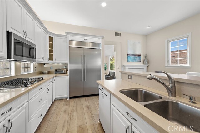 Building Photo - 438 3rd St