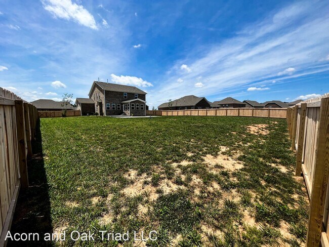 Building Photo - 4 br, 3.5 bath House - 7920 Northwest Mead...