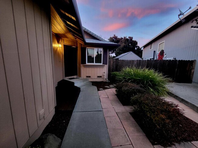 Building Photo - 133 Audrey Pl