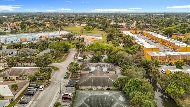 Building Photo - 2751 NW 58th Terrace