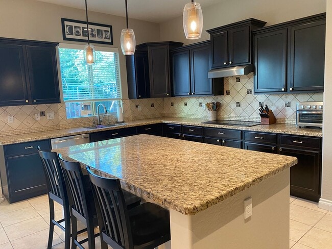 Building Photo - Coming Soon: Gorgeous 5bed/4 bath with Ove...