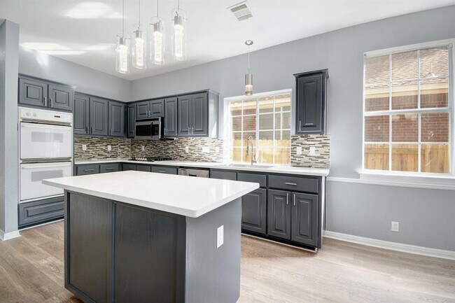 Building Photo - 6563 Needham Ln
