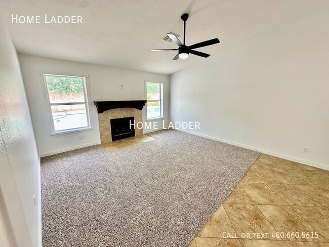 Building Photo - 2640 E Mallory St