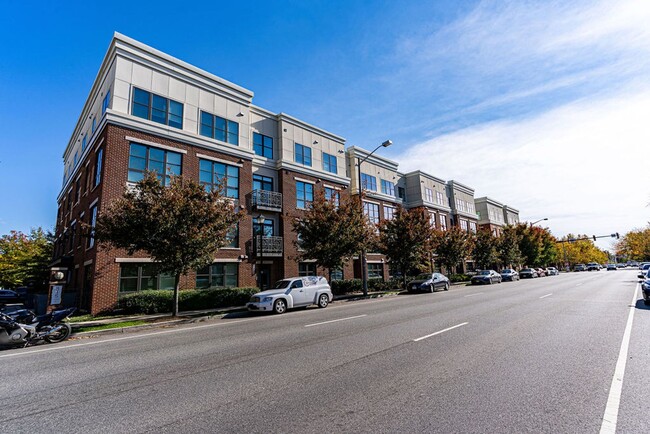 Primary Photo - 2 Bed, 2 Bath Condo Bathed in Natural Light