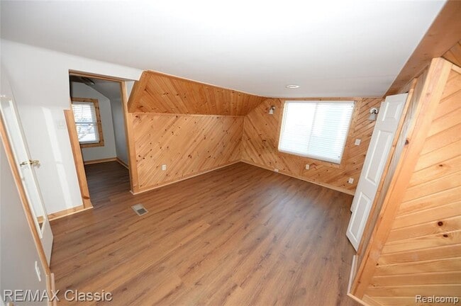 Building Photo - 3342 Prairie Ave