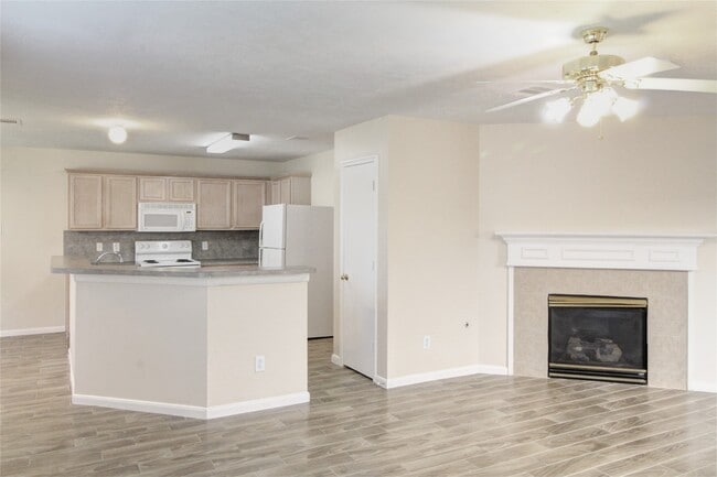 Building Photo - 5530 Violet Path Ln