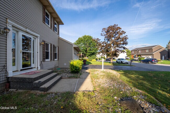 Building Photo - 31 Berkshire Dr