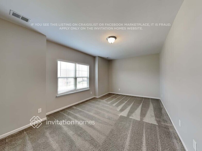 Building Photo - 11392 Cedarvale Farm Pkwy