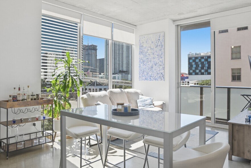 Building Photo - 151 SE 1st St