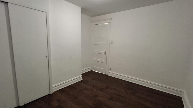 Building Photo - 117 57th St
