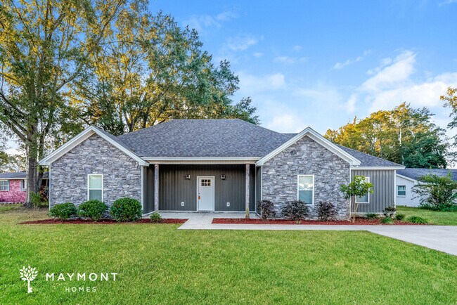 Primary Photo - Beautiful 3-Bedroom Home in Deatsville, AL