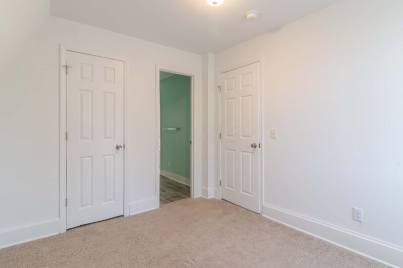 Building Photo - 319 Brehl Ave