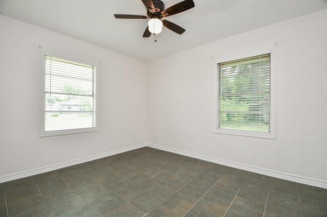 Building Photo - 7602 Turquoise Ln