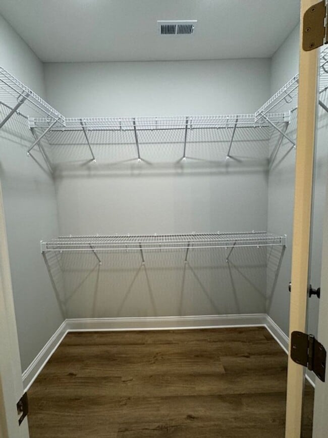 Building Photo - *COMING SOON* New 2 Bed 2 Bath townhouse