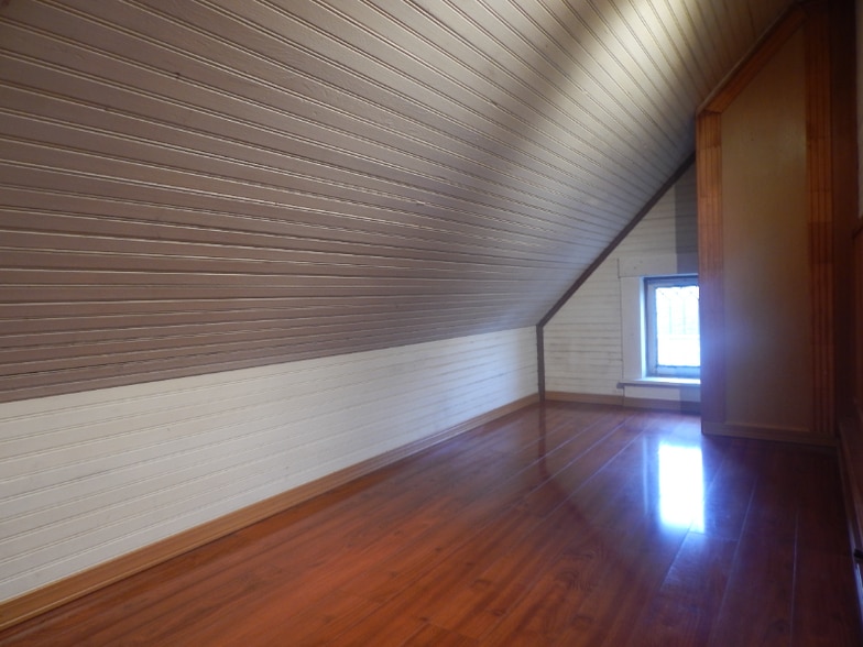 Building Photo - 2328 Hoyt Ave