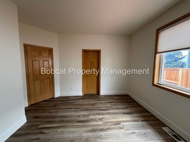 Building Photo - 1300 Bridle Way