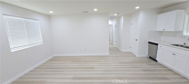 Building Photo - 10824 Long Beach Blvd