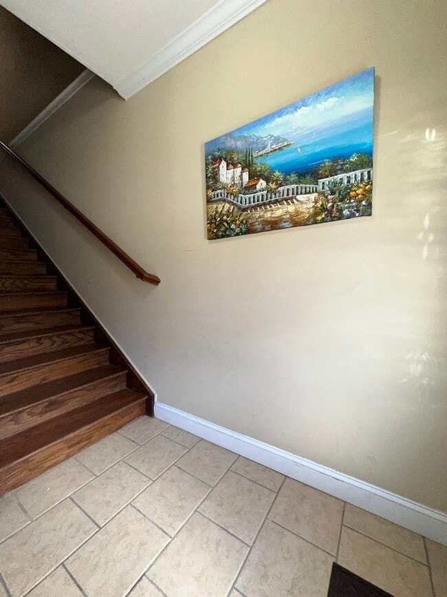 Building Photo - 272 St Pauls Ave