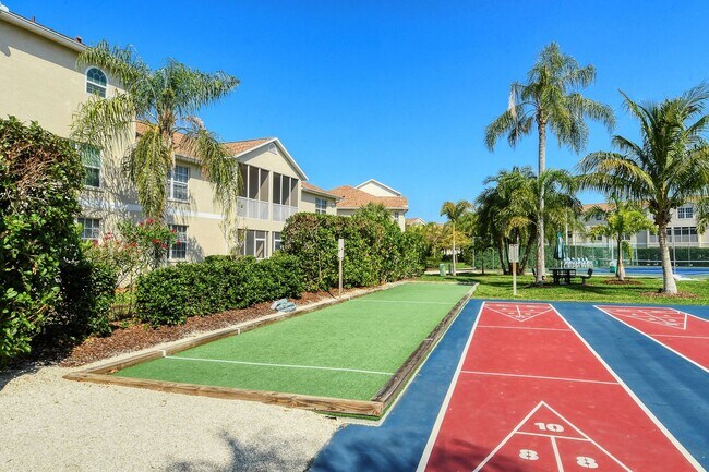 Building Photo - Spacious 3 bedroom, 2 bath condo with a lake view in Palmer Ranch