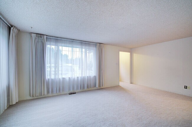 Building Photo - 2bd/1.5ba Redmond Home