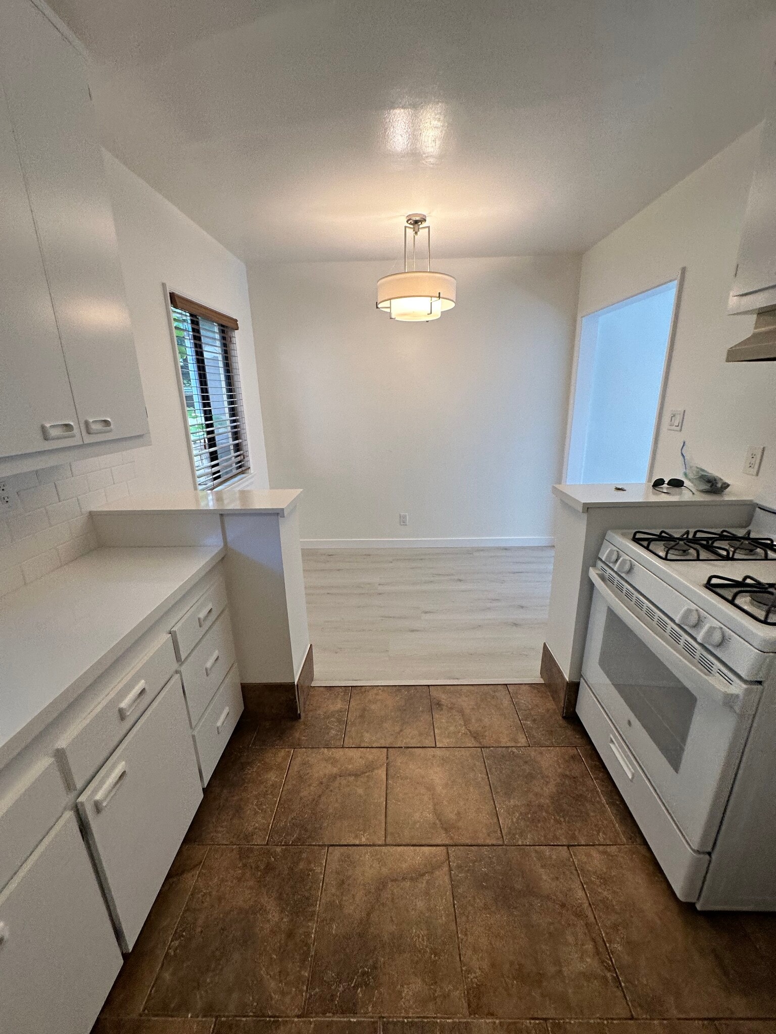 Building Photo - 2538 1/2 Military Ave