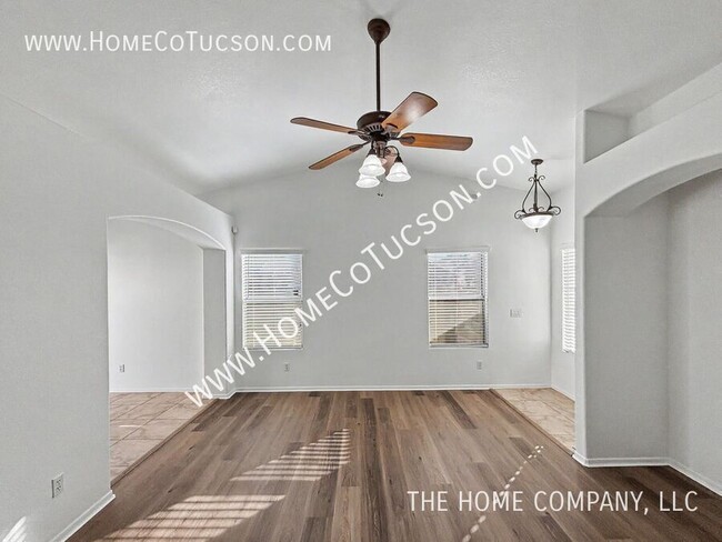 Building Photo - 7117 W Amarante Dr