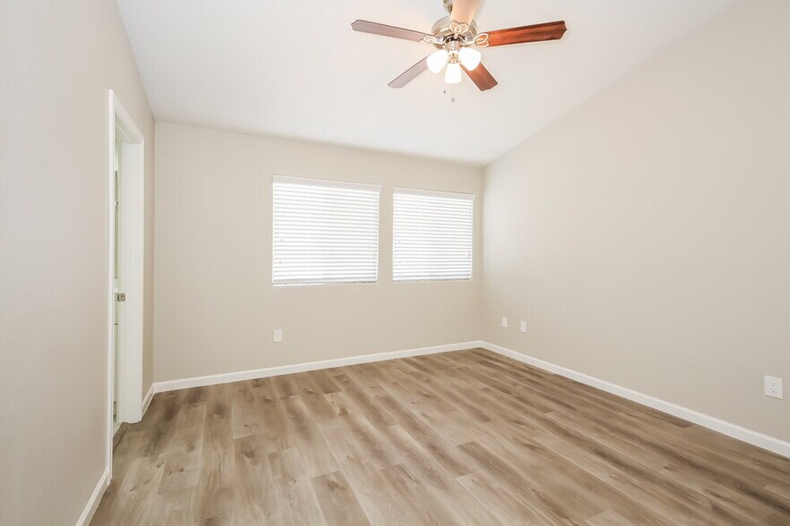Building Photo - 1814 La Villa Dr
