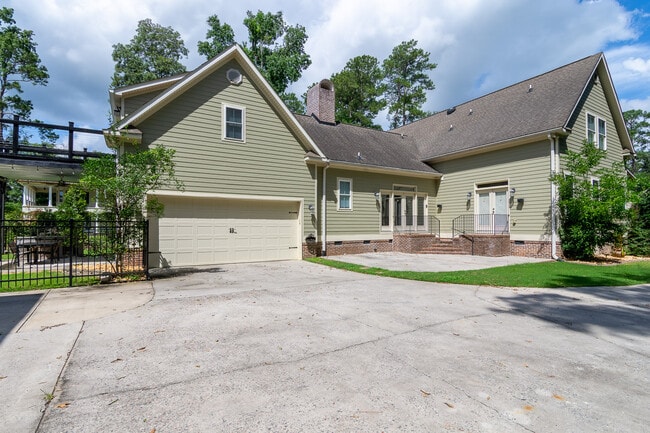 Building Photo - 202 Lagoon Dr