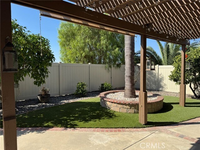 Building Photo - 1990 Willowbrook Dr