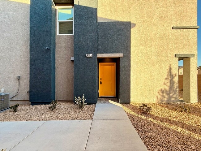 Building Photo - New Townhome for Rent in the Highly Desirable Southwest Area!