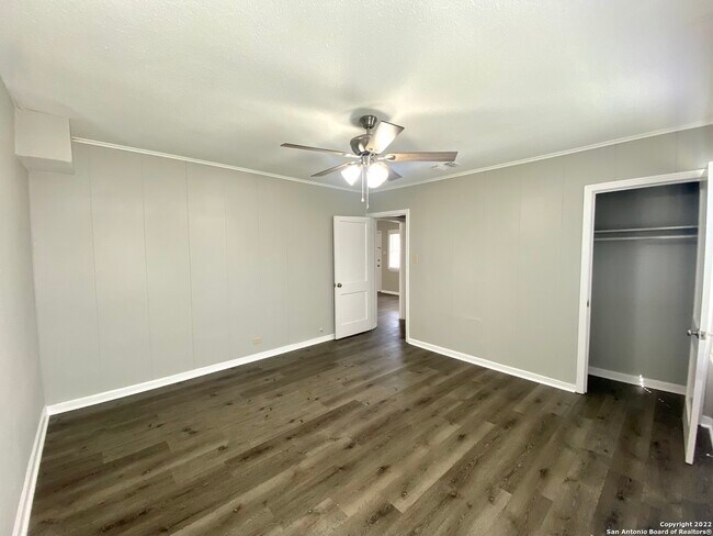 Building Photo - 178 Sweetbriar Ave