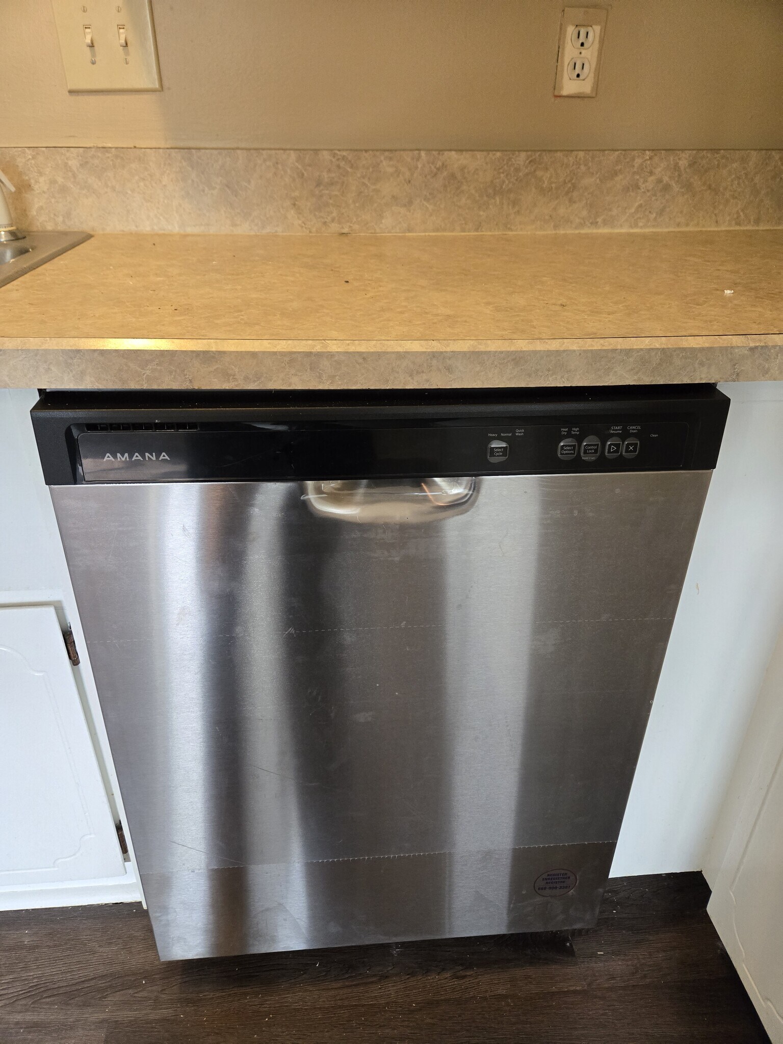 Dishwasher - 652 Olde Towne Ave