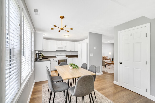 Building Photo - 74 Juniper Ln