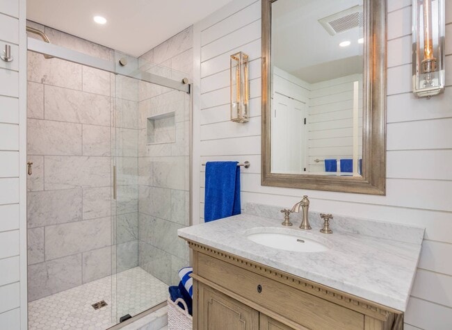 Building Photo - 3 Parsons Close