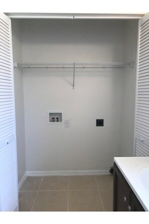 Building Photo - 1169 Lake McGregor Dr