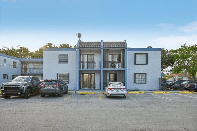 Building Photo - 145 SW 30th Ct