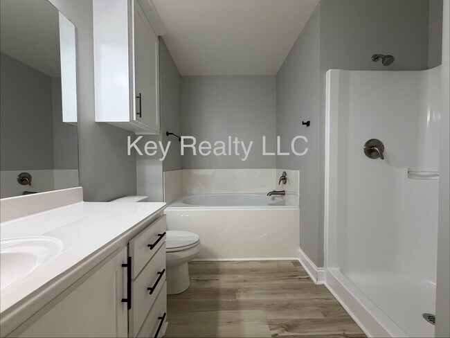 Building Photo - 3211 Stimson Ave