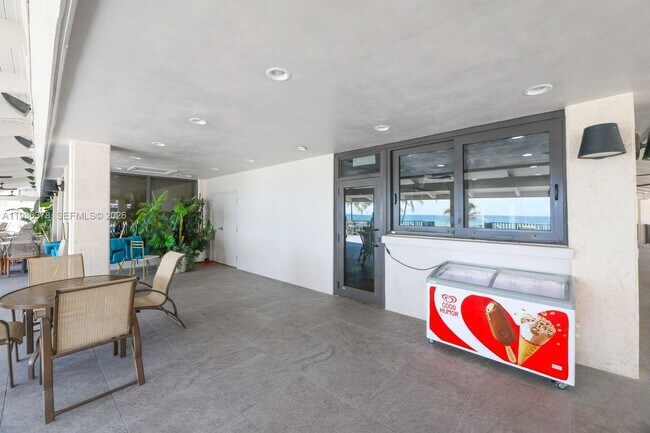 Building Photo - 1985 S Ocean Dr