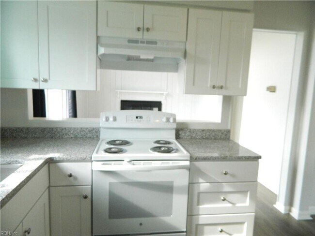 Building Photo - Brandon